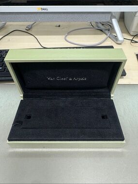 Van Cleef & Arpels Bracelet Box